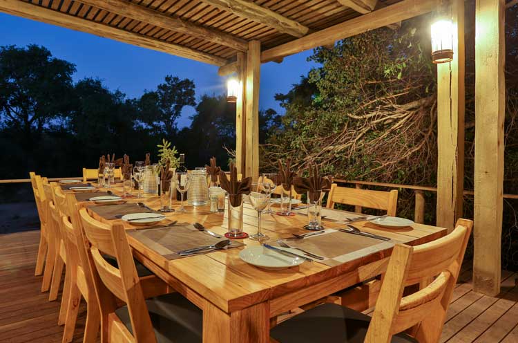 Dinning - Bateleur Safari Camp